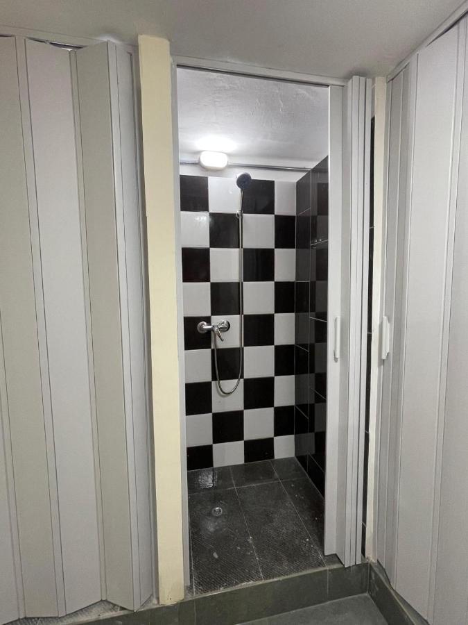 Ommi Hostel Saint Julian's Екстериор снимка