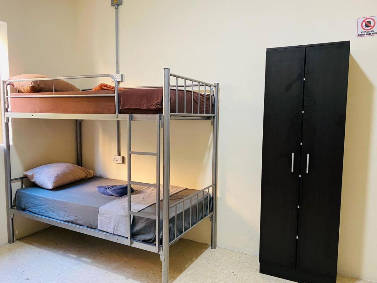Ommi Hostel Saint Julian's Екстериор снимка