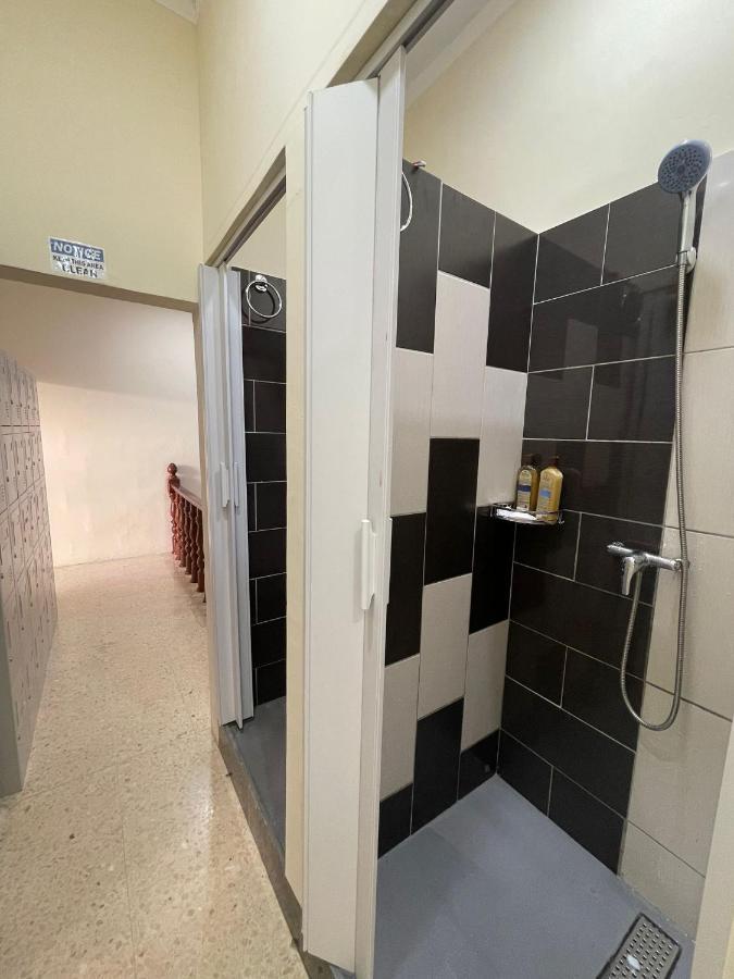 Ommi Hostel Saint Julian's Екстериор снимка