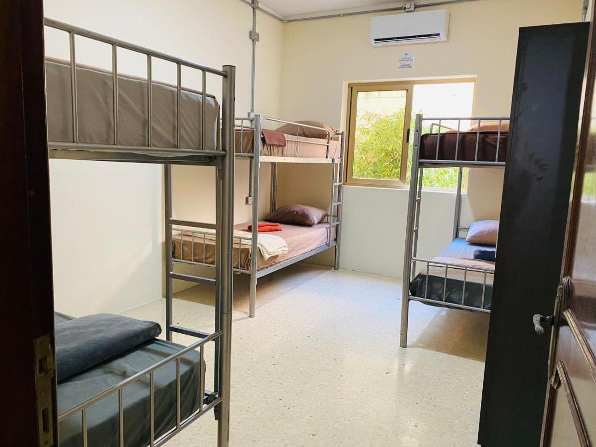 Ommi Hostel Saint Julian's Екстериор снимка