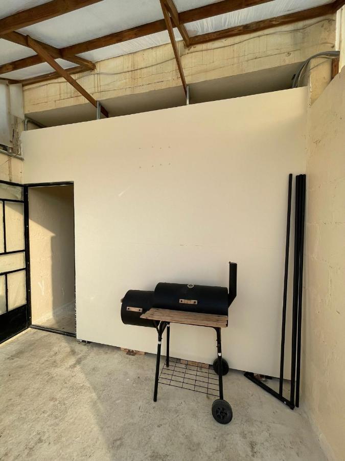 Ommi Hostel Saint Julian's Екстериор снимка