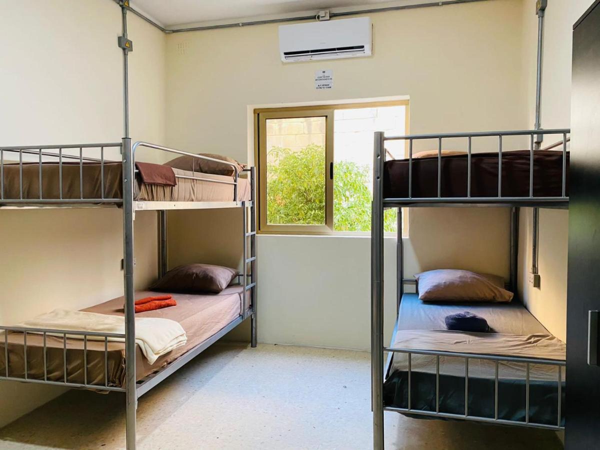 Ommi Hostel Saint Julian's Екстериор снимка