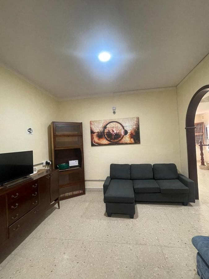 Ommi Hostel Saint Julian's Екстериор снимка
